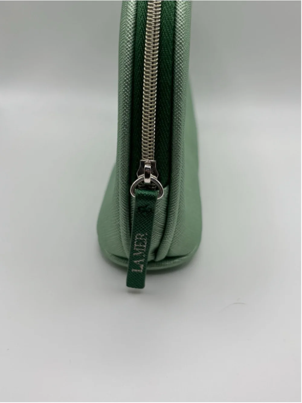 NEW La Mer Green Cosmetic Makeup Travel Bag Zipper Pouch Toiletry Case